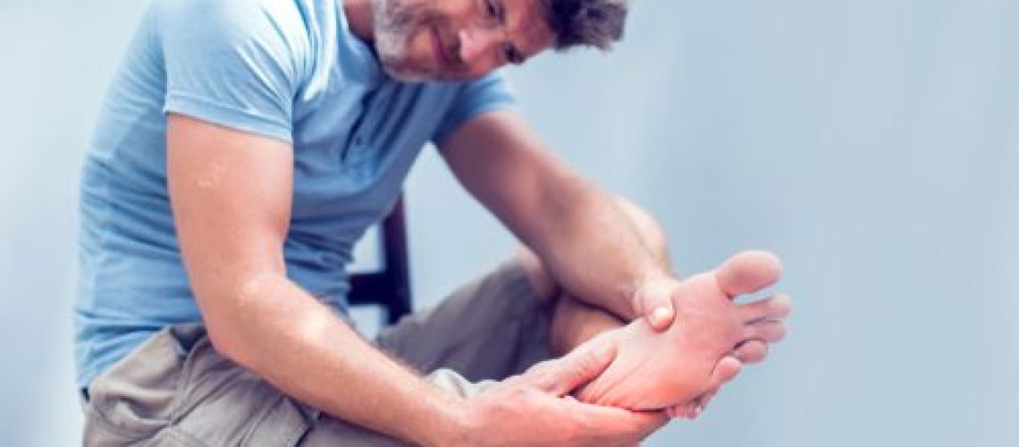 artrite no pé e tornozelo